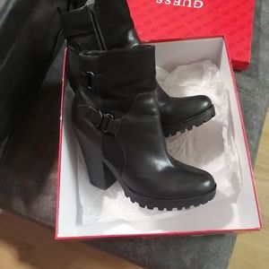 Guess boots